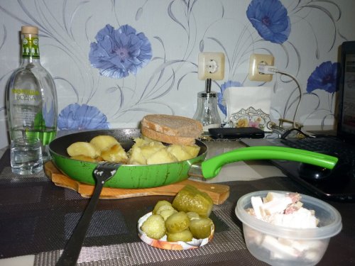 По быстрому, в охотку..... картошечка на сале...)