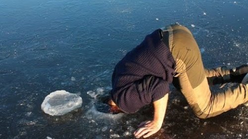 ЧУДЕСА НА ЗИМНЕЙ РЫБАЛКЕ