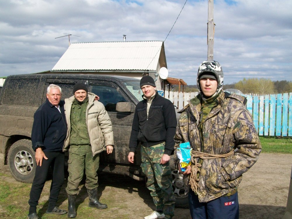 заехали к друзьям)