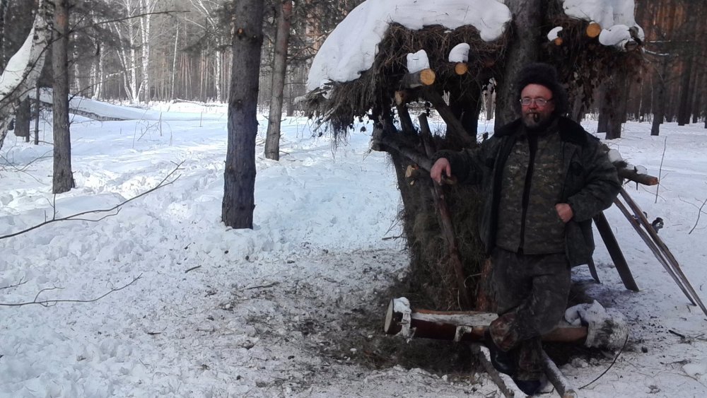 на кормушке