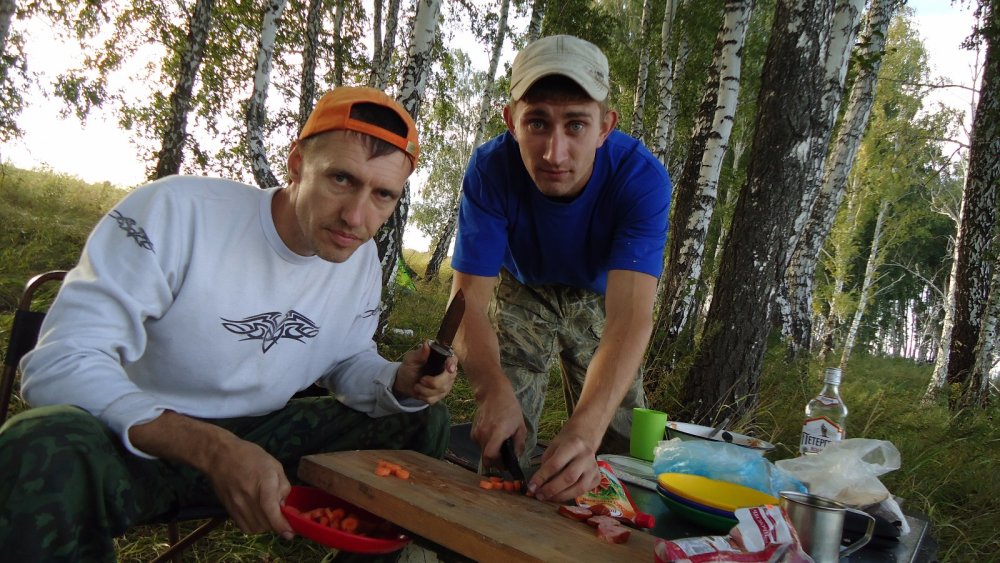 война войной-обед по расписанию