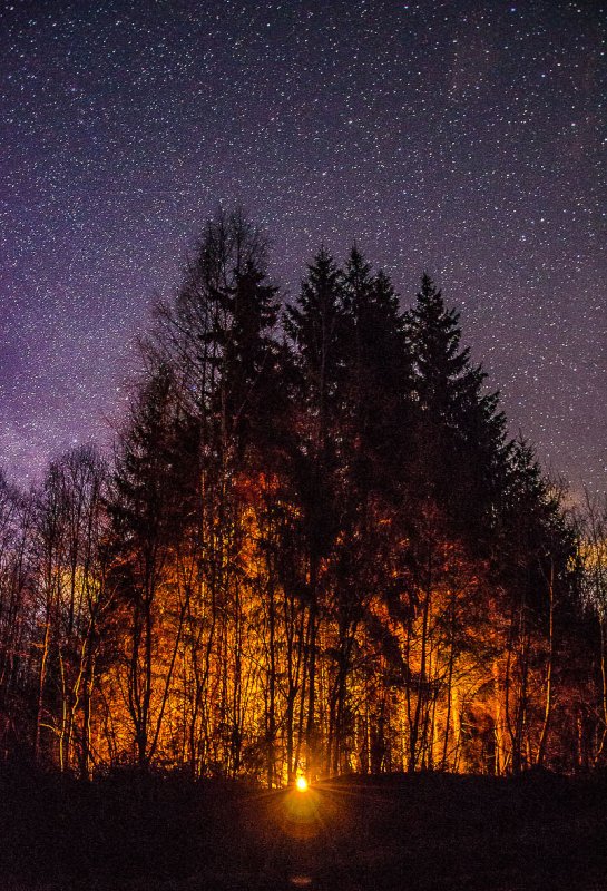 Закрылись посиделками у костра.