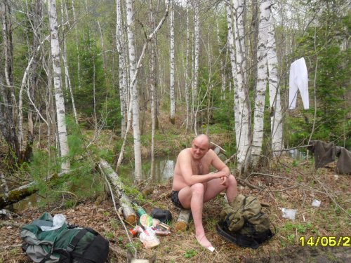 Открыл купальный сезон.
