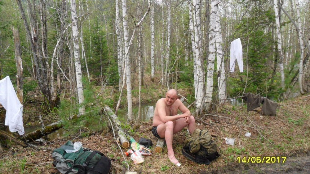 Открыл купальный сезон.