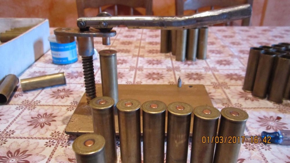 капсюлыровал с прибором упс-5