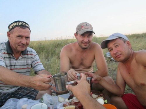 Сутки. В четырех частях.