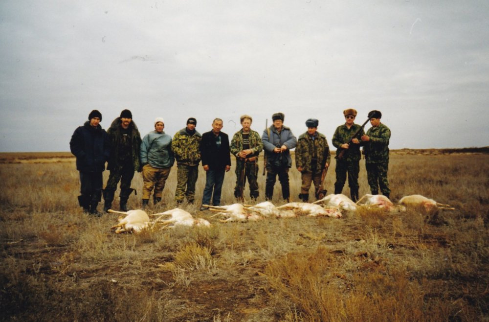 Чувашские охотники в Калмыкии. 1998 г