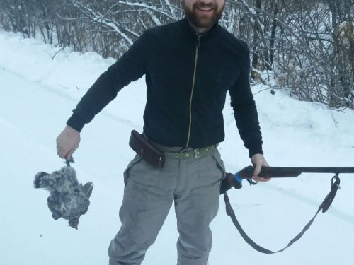 этого долго по лесу догонял