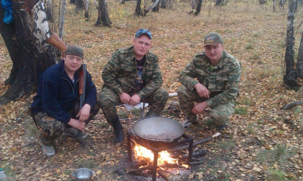 Охота сближает друзей.