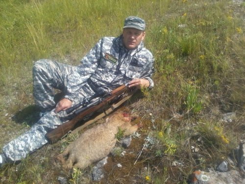 Старый, добрый СКС не подводит никогда. И пусть завидует Бонд.