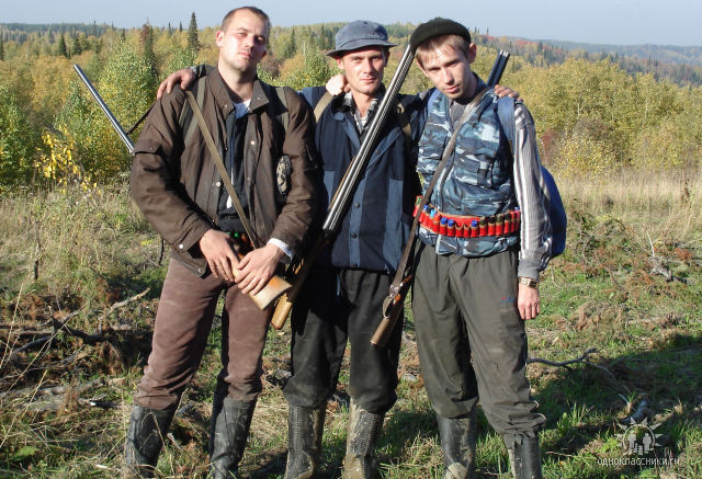 В начале карьеры охотника с друзьями.