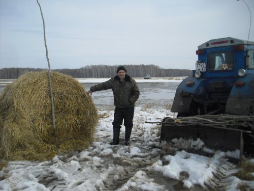И снова в поля уже скрадки латать.
