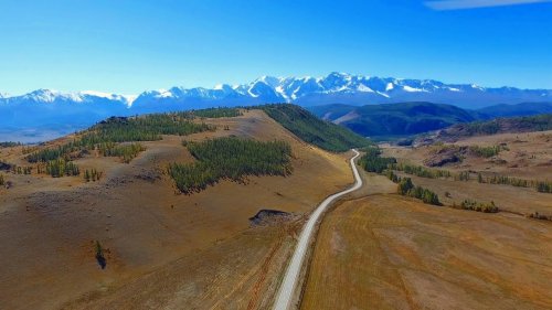 Красивый вид Курайской степи на Алтае