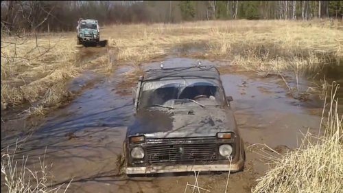 Нива на бездорожье. Нива 4х4.