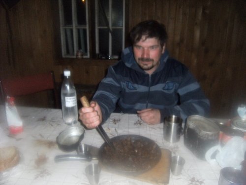 Нож и в еде помощник