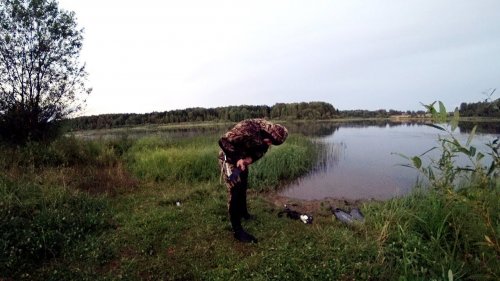 Подводная охота в чистом пруду, Поиск линя, щуки. Рыбалка летом.