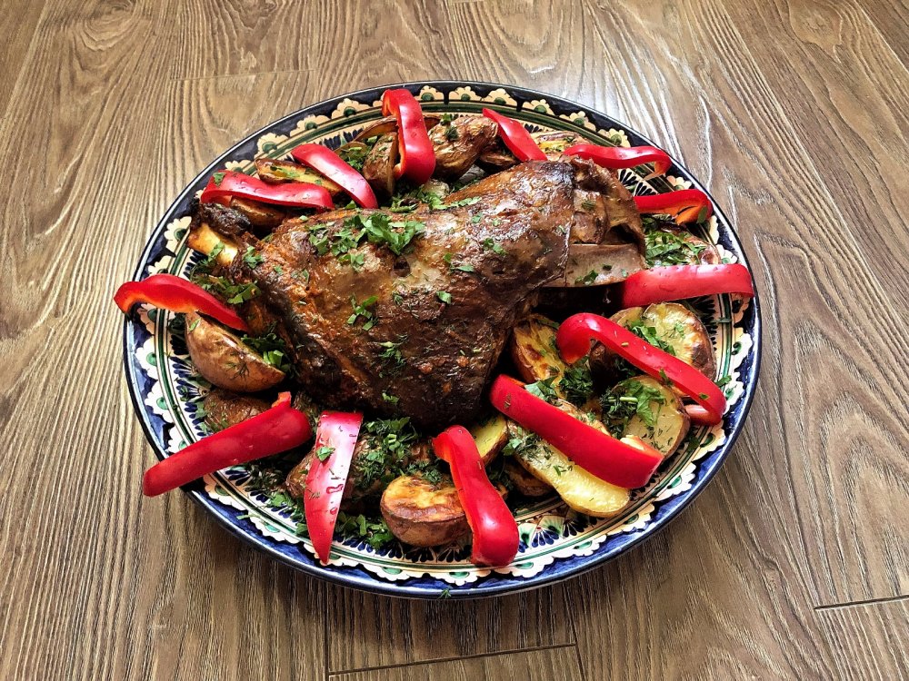 Лопатка косули с картохой, перцем и зеленью!!!!!!