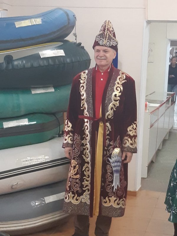 Через охоту и рыбалку!