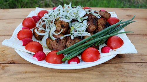 Шашлык в казане на костре