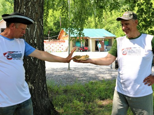 Флагман ПРОТИВ карасей