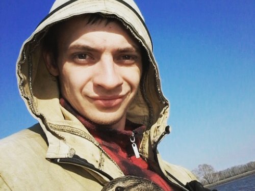 " а я влезла  в кадр"?