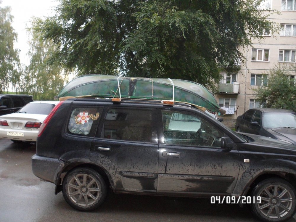 закрепил лодочку...
