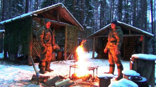 2 ДНЯ В ТАЕЖНОЙ ИЗБЕ / ГОТОВИМ ИЗБУ К ЗИМЕ / Налобный фонарь - ЗВЕРЮГА! / Наедине с тайгой