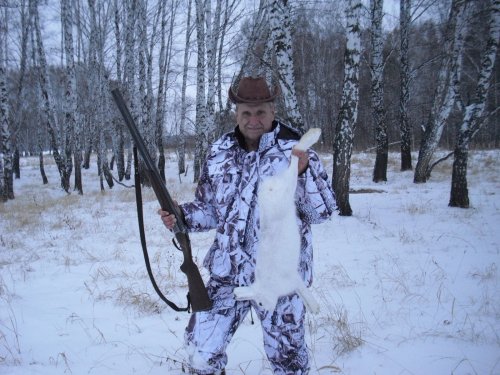 Снова с трофеем.