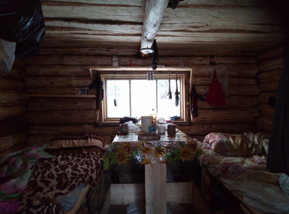 внутри