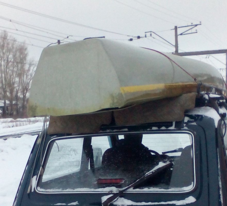 Каноэ под мотор.