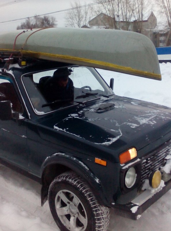 Готовь лодку зимой...