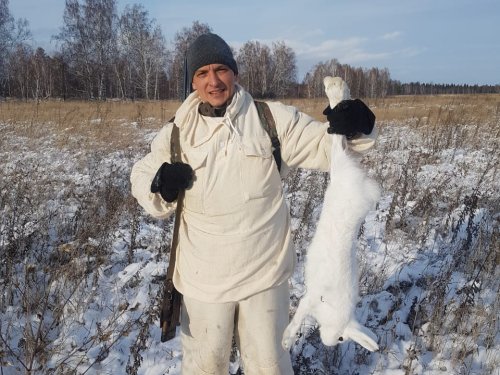 В траве, в поле