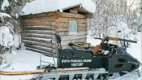 Поездка до избушки на снегоходе / мыши атакуют избу из-за морозов / Охота на севере Коми.
