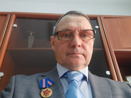 С праздником, коллеги!