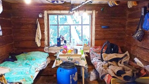 ПОЙМАЛИ НА НОВЫЙ ГОД СВЕЖЕГО ХАРИУСА / ЖИВЁМ В ИЗБУШКЕ У РЕКИ / ВОКРУГ ГЛУХАЯ ТАЙГА / РЫБАЛКА В КОМИ