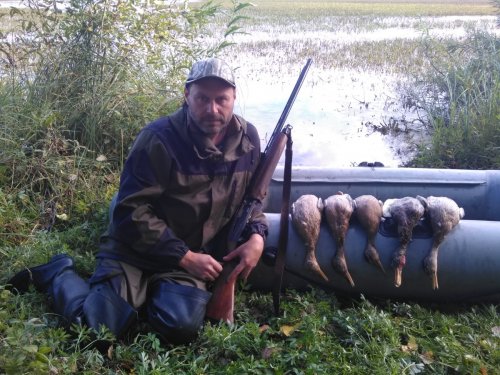 Открыл сезон на два дня позже.