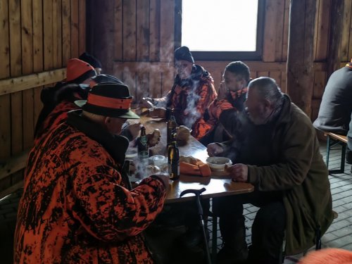 Под горяченькое и обсуждается легче.