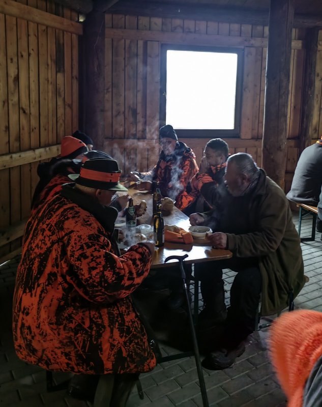 Под горяченькое и обсуждается легче.