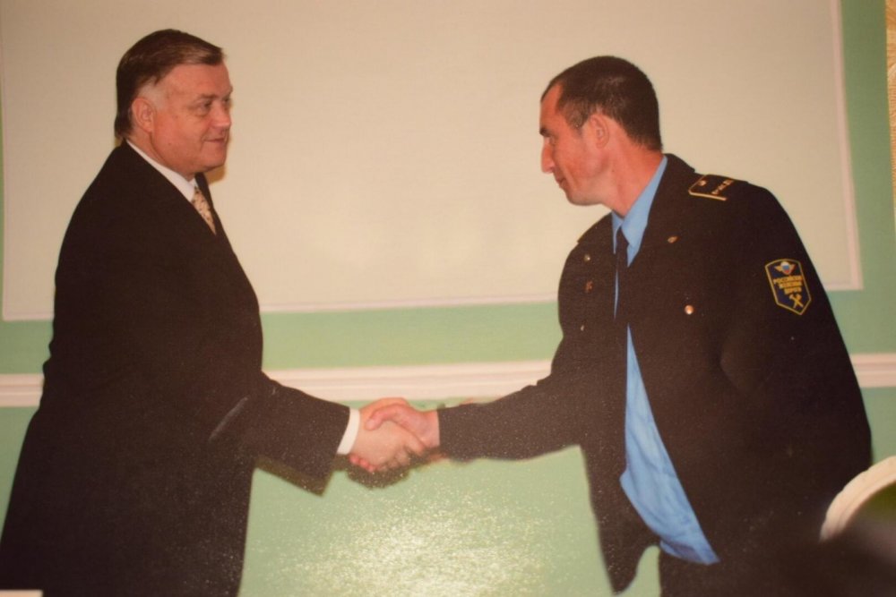 Лучшему железнодорожнику .Президент РЖД  Якунин