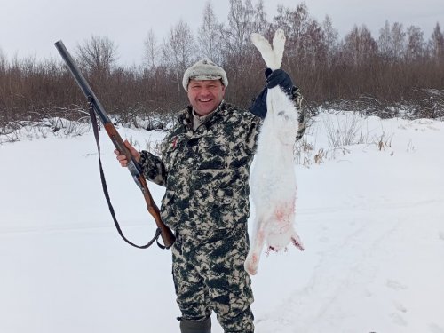 Совсем белый.