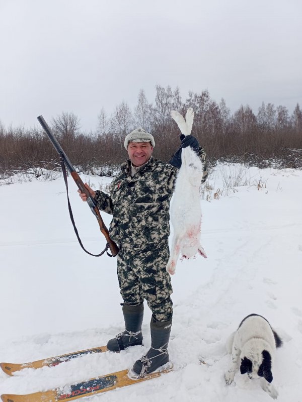 Совсем белый.