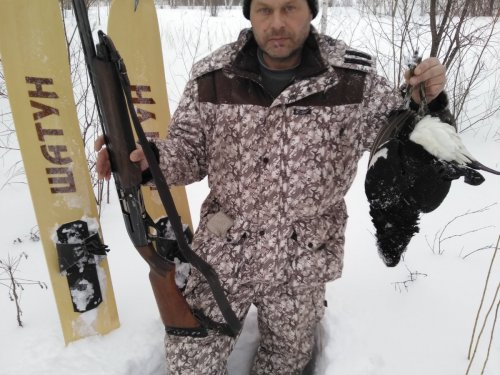 Он проспал.