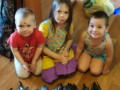 Знакомьтесь, это моя бригада будущих охотников.