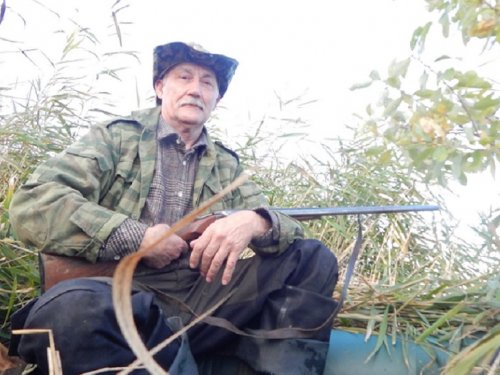 Я вновь и вновь.., спешу к тому причалу