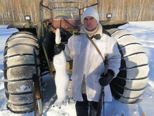 18.01.24-перед крещением на болотоходе втроем проверили хозяйство "Кабанье".