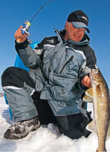 фото рыбака в комбезе.jpg