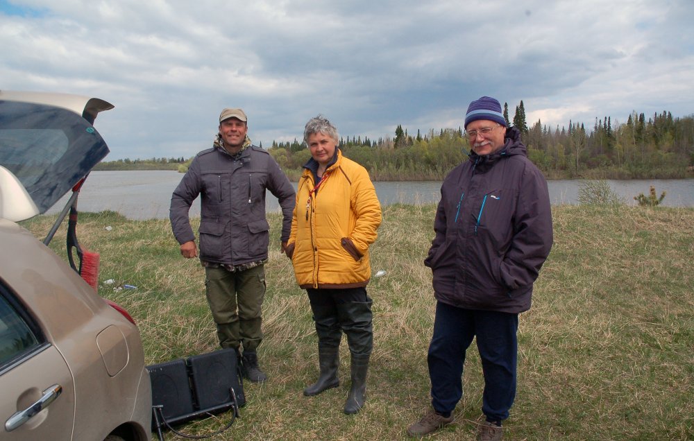 Костя, Оля, Леонид в Моряковке.jpg