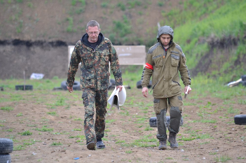 судьи с мишенями.JPG